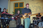 Rising Sun Arts C., Reading - 8 December 2001